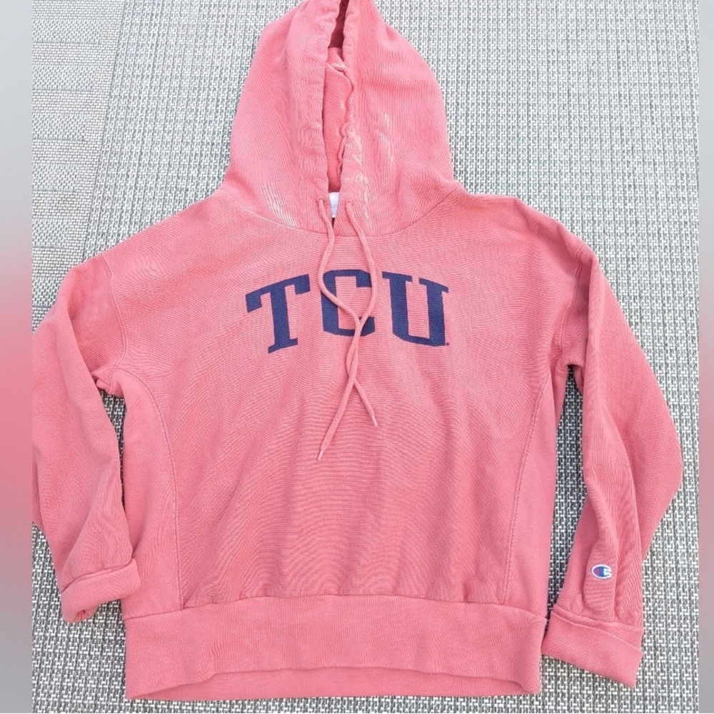 Champion Women's Pink Hoodie Sweater